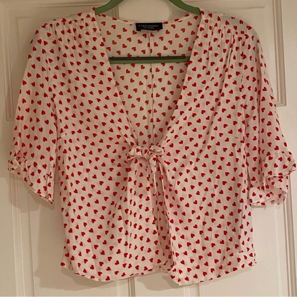 Zara Tops - Zara heart print top